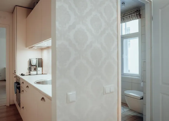 Dream - Spacious 1-bedroom In The Old Town Апартаменты *